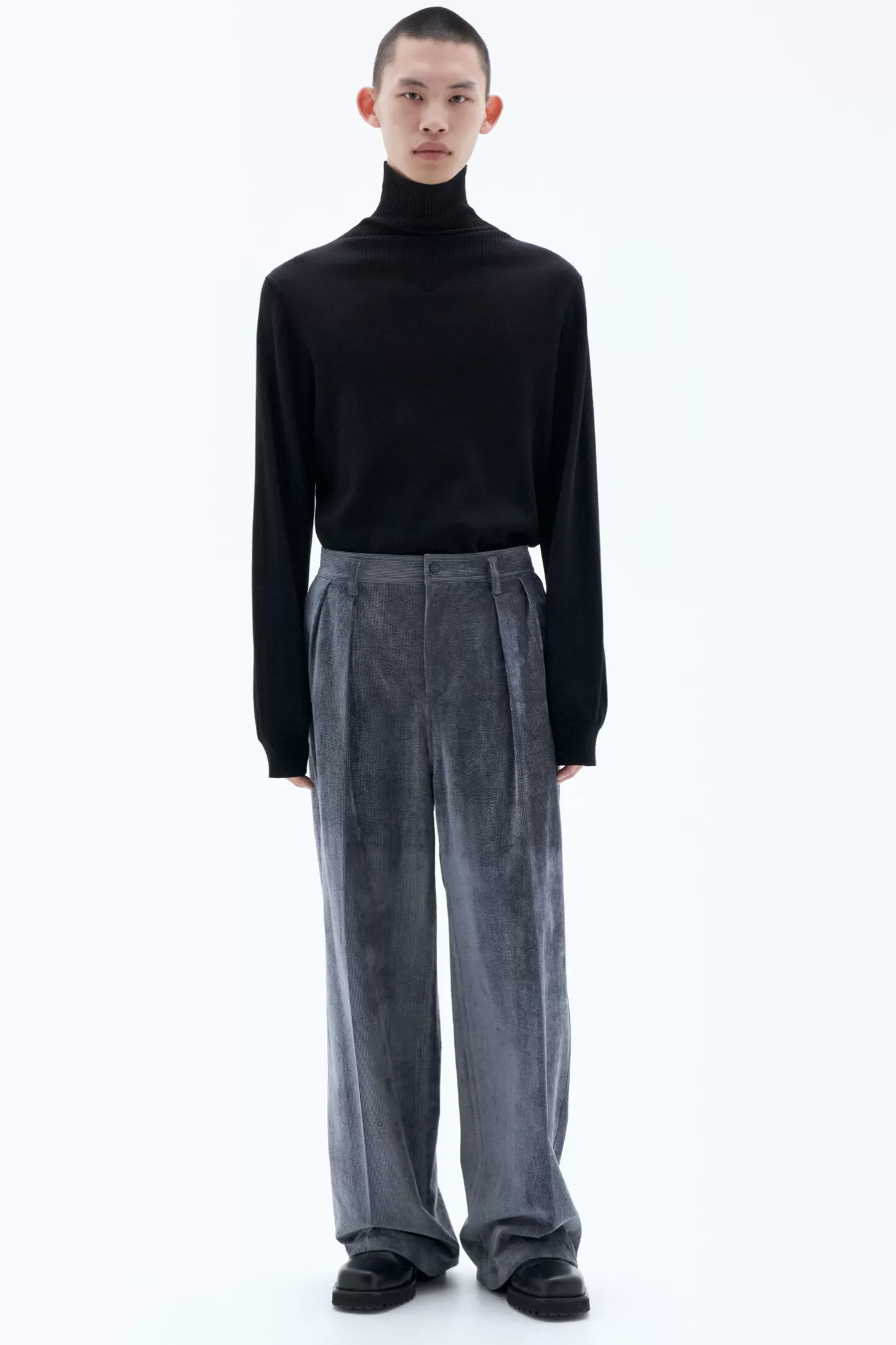 Filippa K Crushed Corduroy Trousers Smoke green-Man Trousers