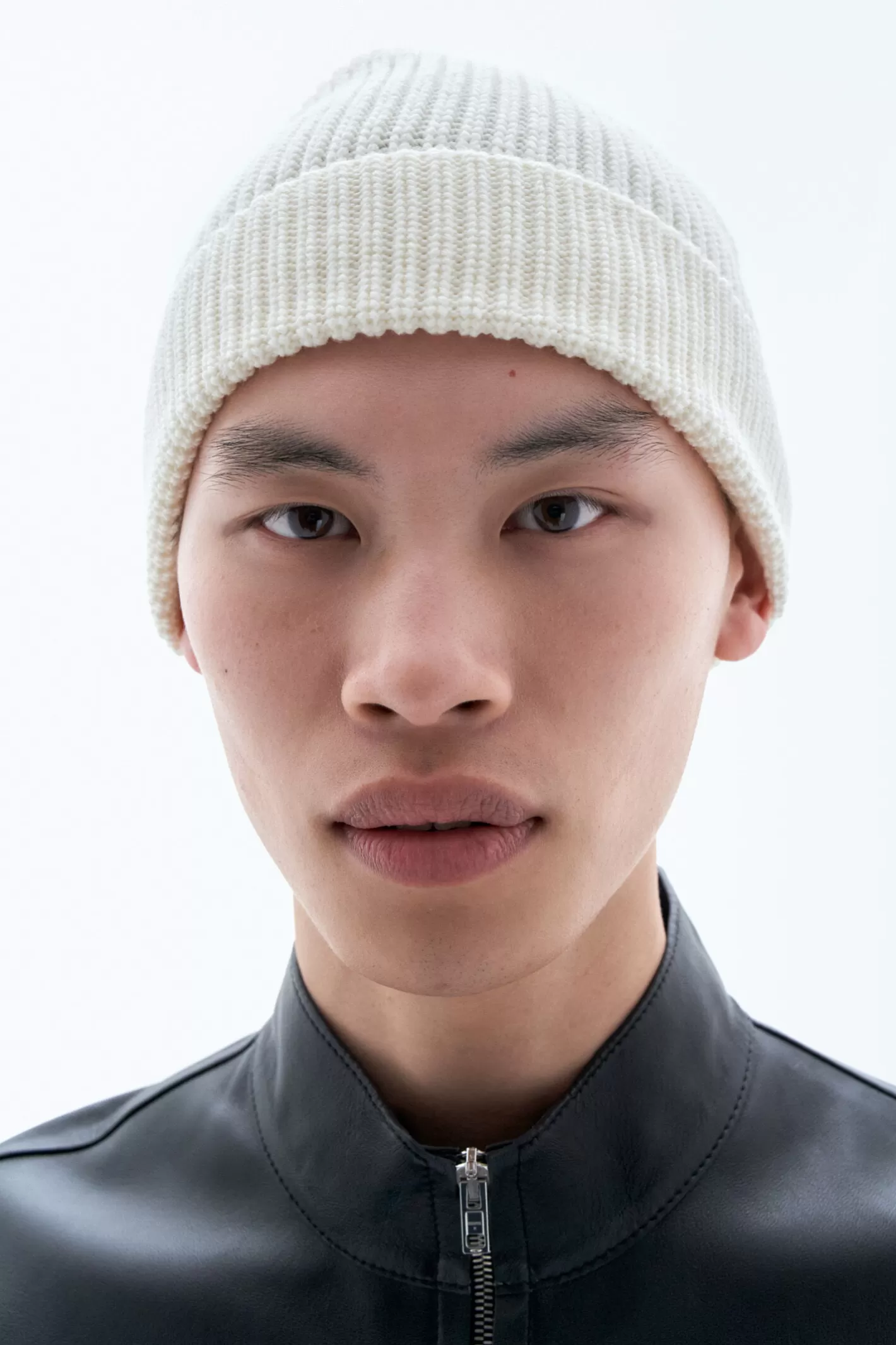 Filippa K Eric Hat Winter White-Man Hats & Scarves