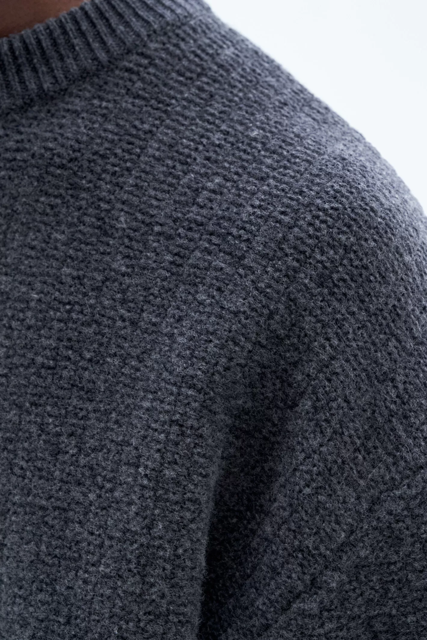 Filippa K Structure Sweater Anthracite Melange-Man Knitwear