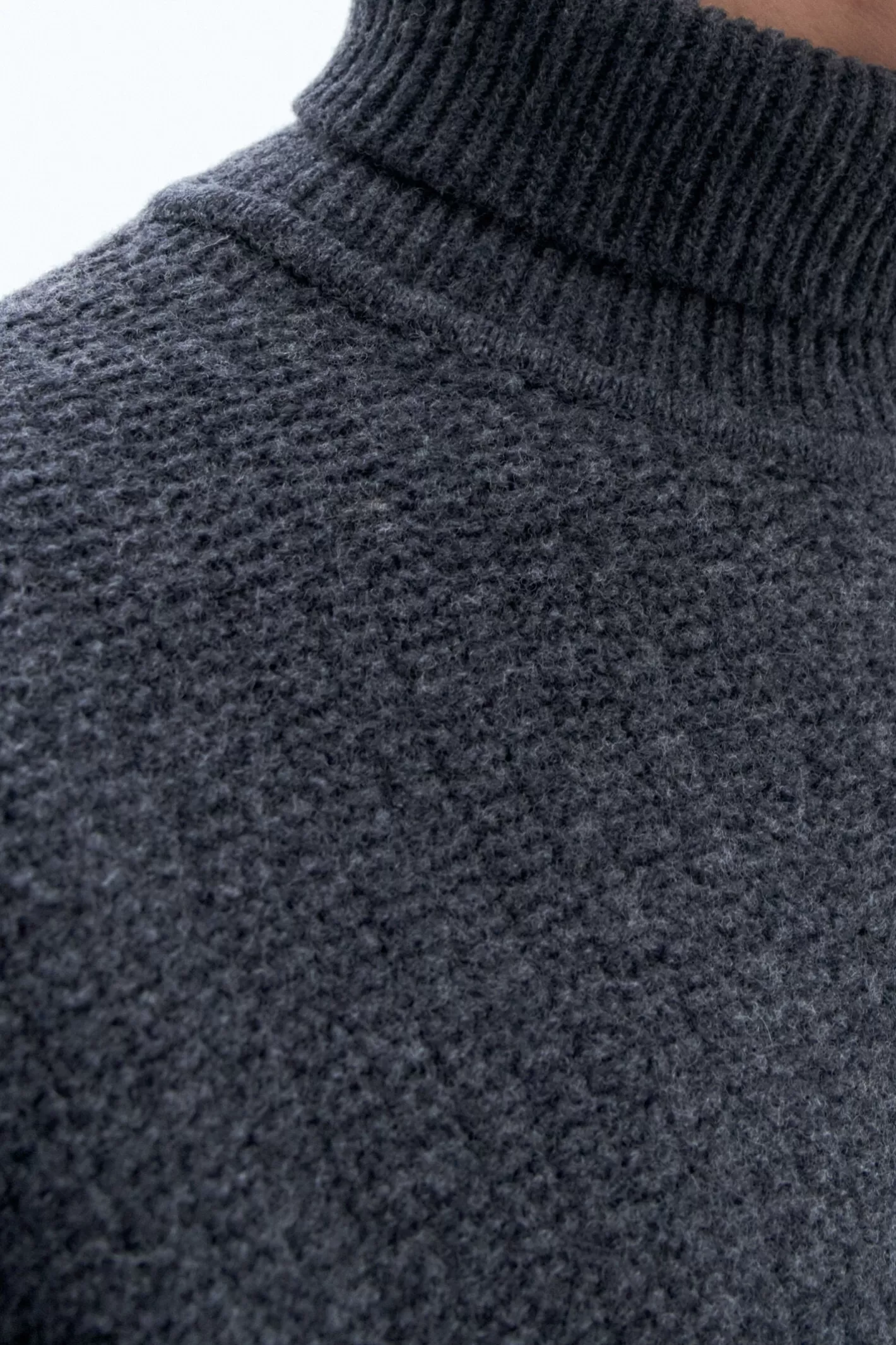 Filippa K Structure Turtleneck Anthracite Melange-Man Knitwear