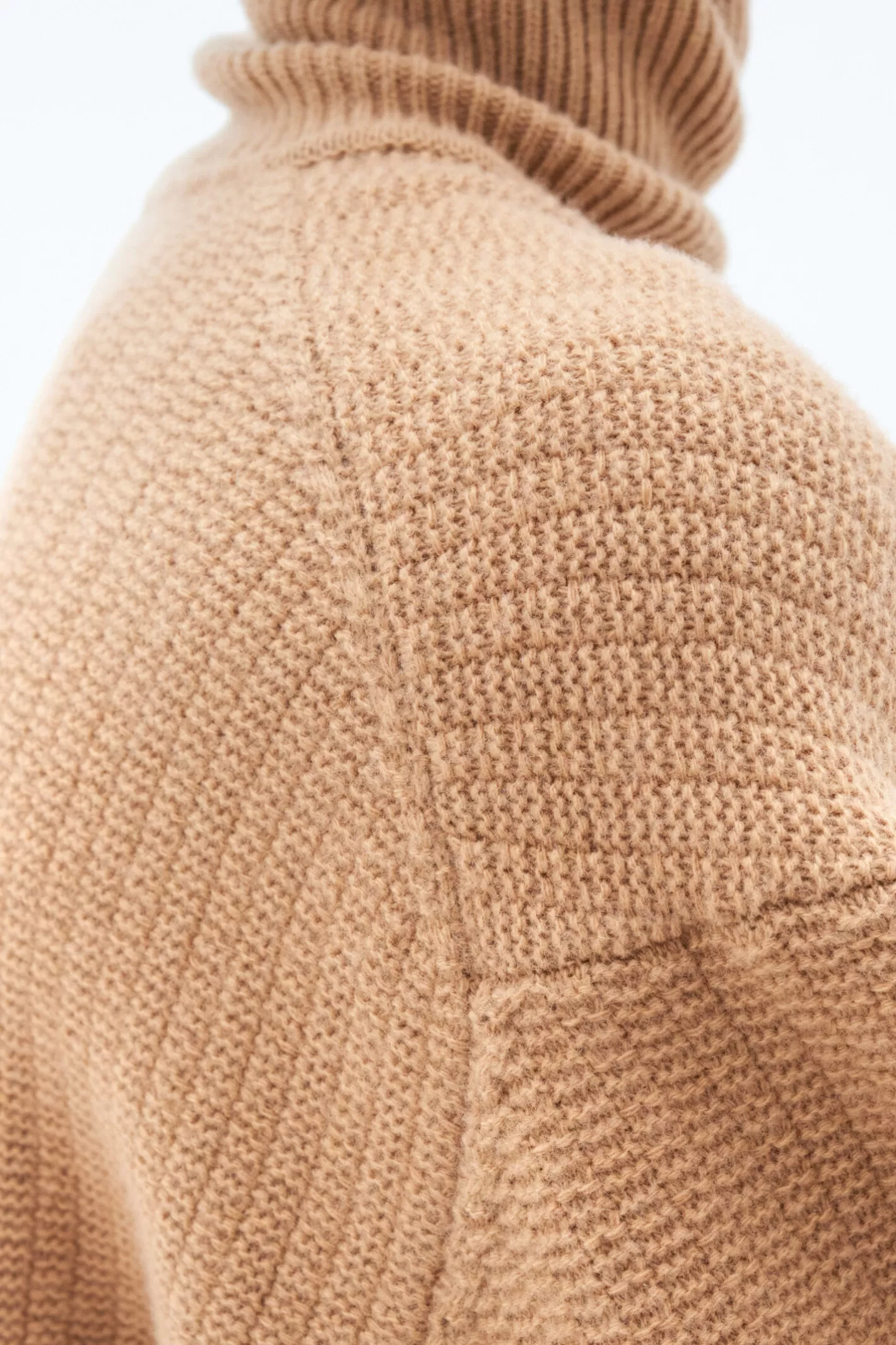 Filippa K Structure Turtleneck Camel-Man Knitwear