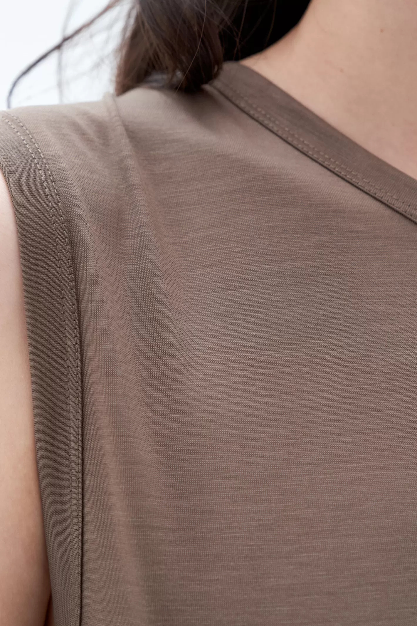 Filippa K V-Neck Tank Top Nougat-Woman Tops